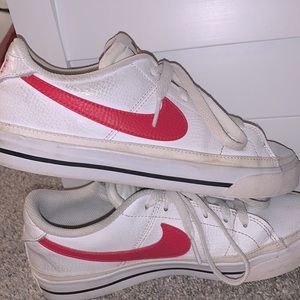 Used Nike shoes. Very comfortable!